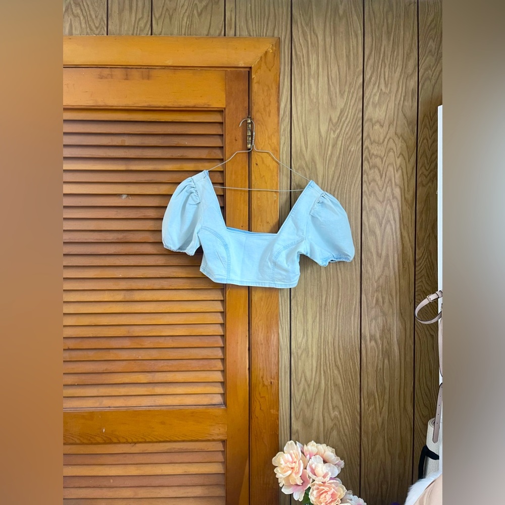 NWT cropped Jean top